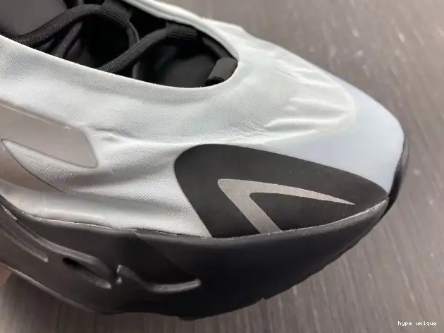 hype Boost Yeezy 700 Adidas Tint Blue MNVN GZ0711 0518